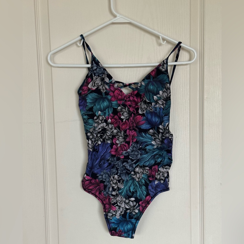 Lululemon Floral Onepiece Swimsuit Sz 4